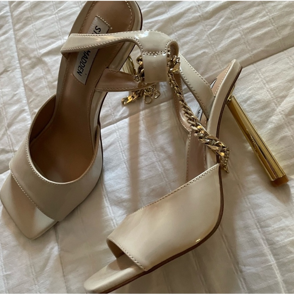 Steve Madden Cream and Gold Chain Mules